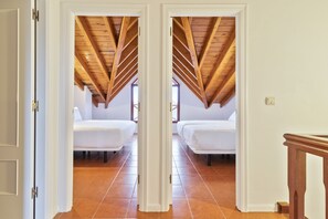 Schreibtisch, Bügeleisen/Bügelbrett, kostenloses WLAN, Bettwäsche