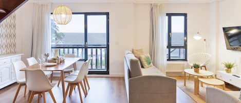 Appartement Duplex, 3 chambres | Vue depuis le balcon