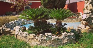 华丽客房 | 意大利 Frette 床单、高档床上用品、羽绒被、办公桌