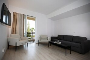 TV - Apartments Pier Beach (Limassol)