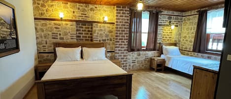 Deluxe Triple Room | 1 bedroom, premium bedding, minibar, in-room safe