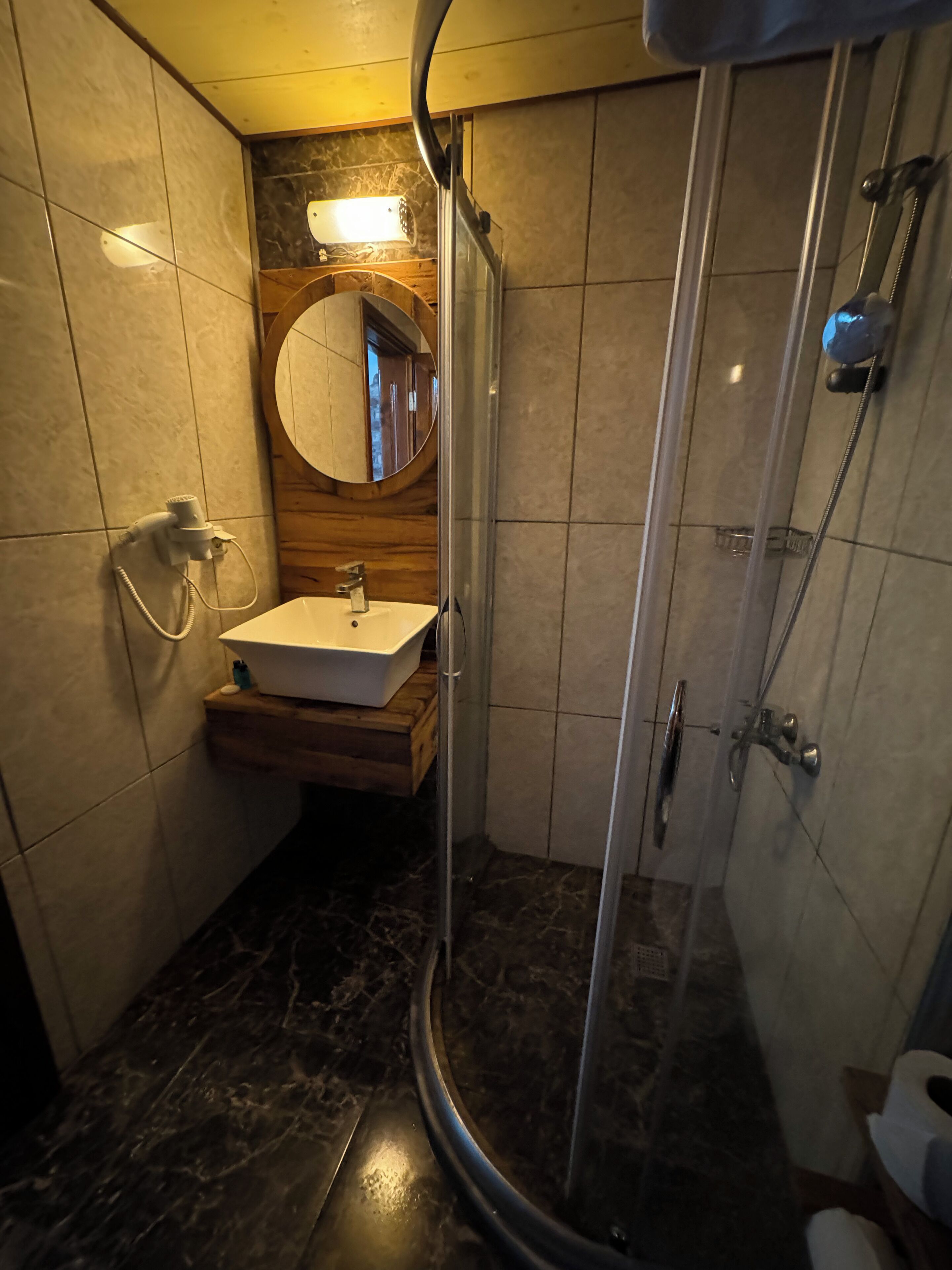 shower, free toiletries, hair dryer, slippers