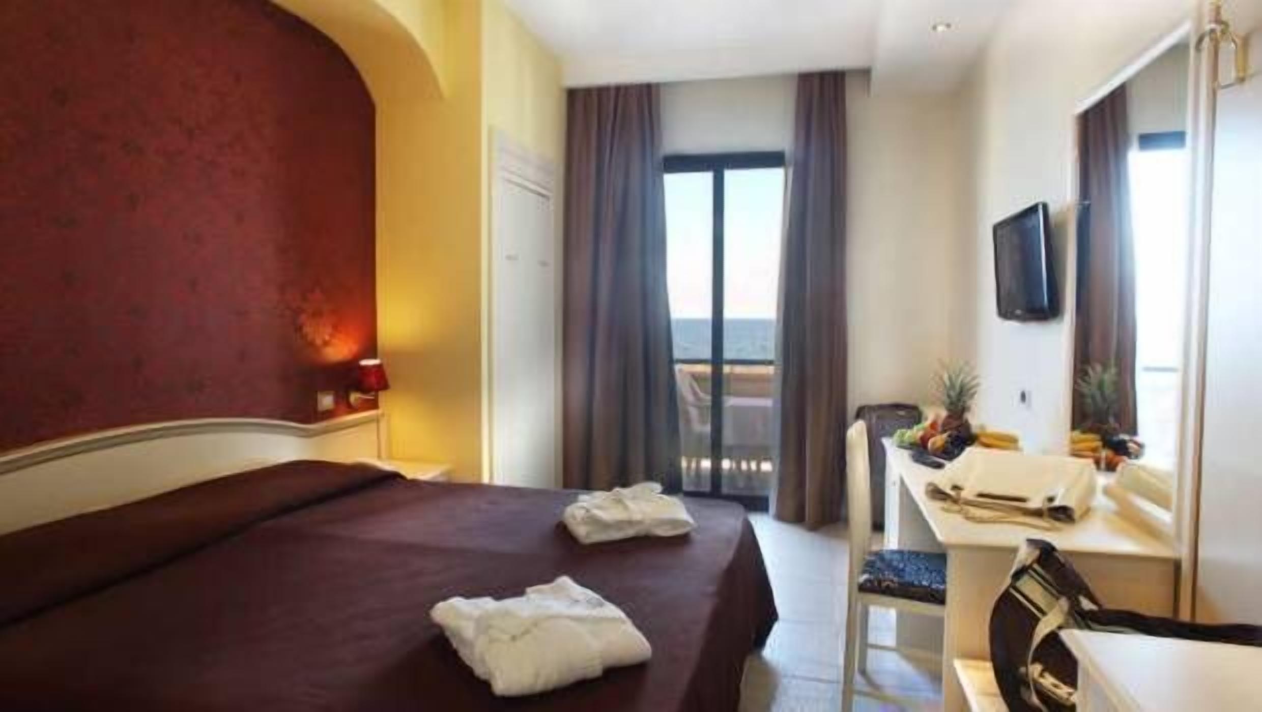 In-room safe, desk, cribs (surcharge), WiFi (free)