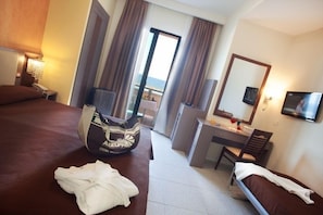 In-room safe, desk, cots/infant beds, free WiFi