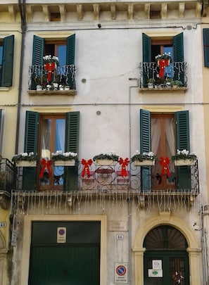 Front of property - Veronetta House (Verona)