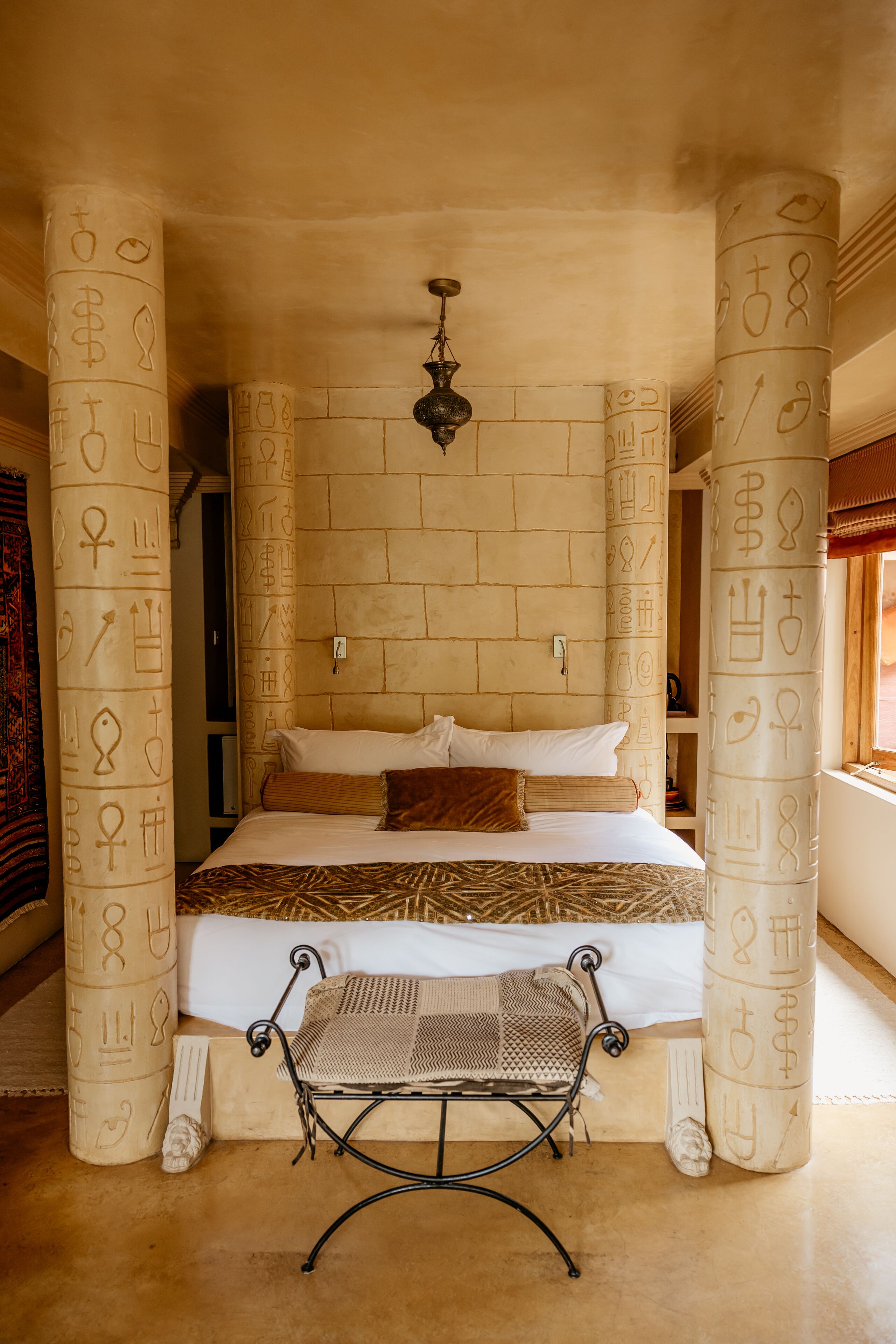 Premium bedding, in-room safe, individually decorated