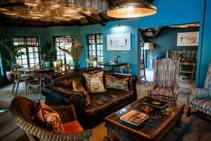 32-英寸电视（配备卫星频道）