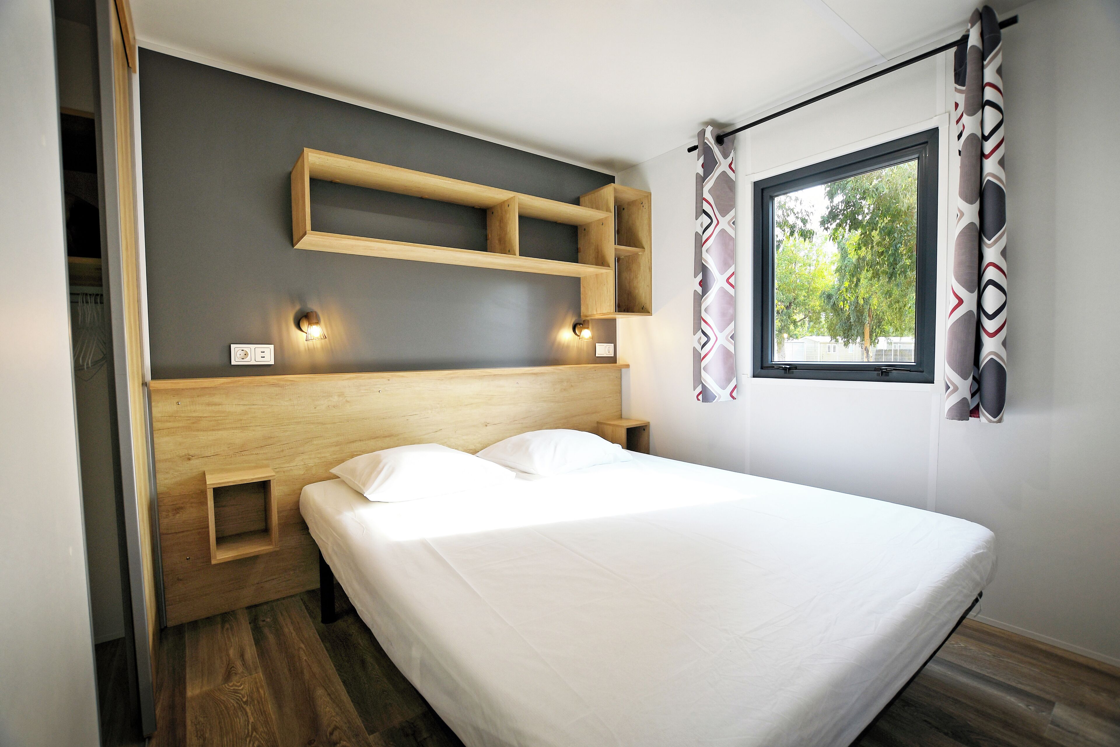 Individually furnished, blackout drapes, iron/ironing board, free WiFi