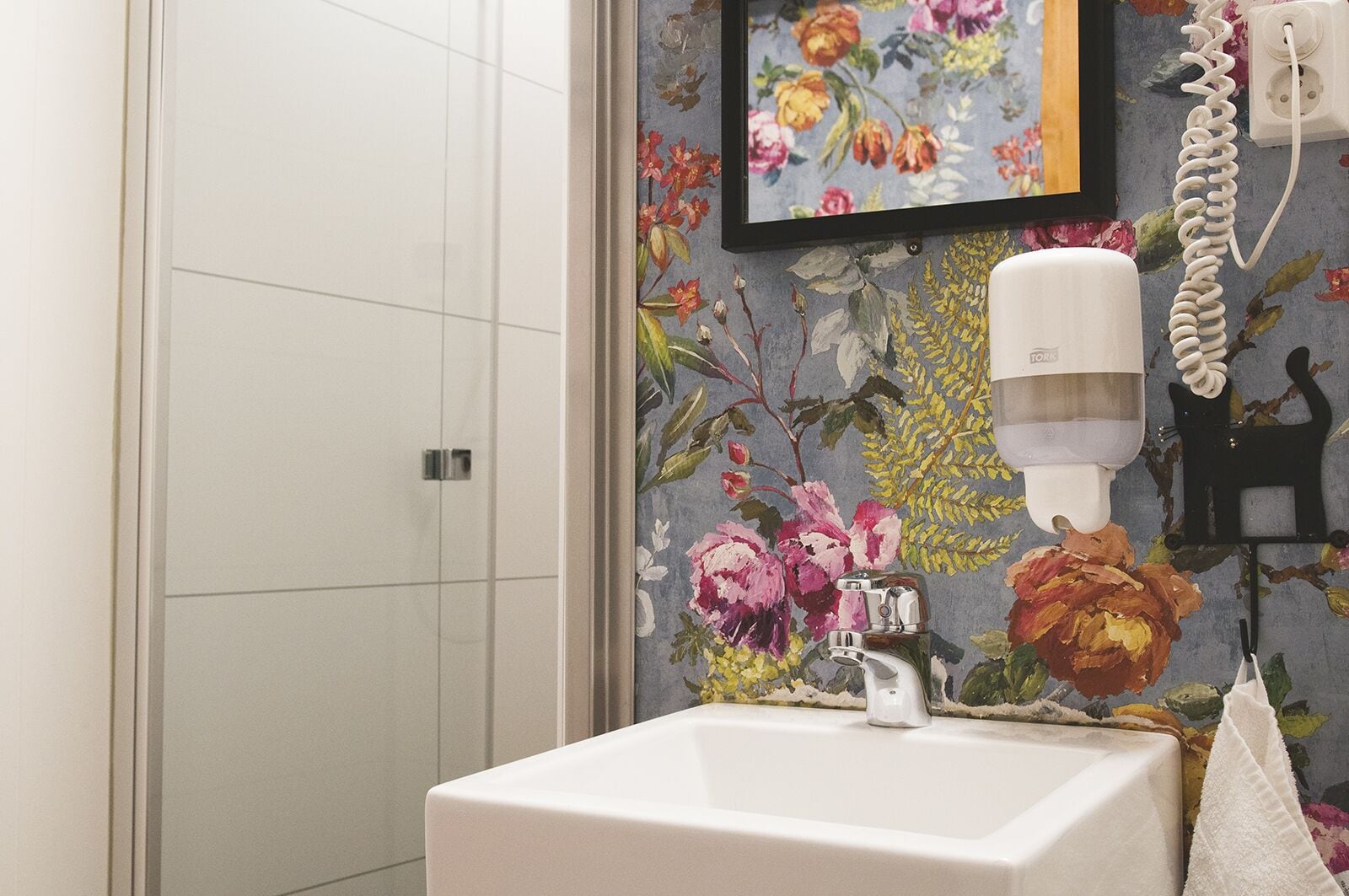 basic twin room, shared bathroom | bathroom | hair dryer, towels