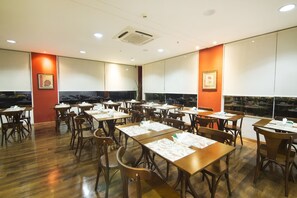 Colazione self-service inclusa, servita tutte le mattine