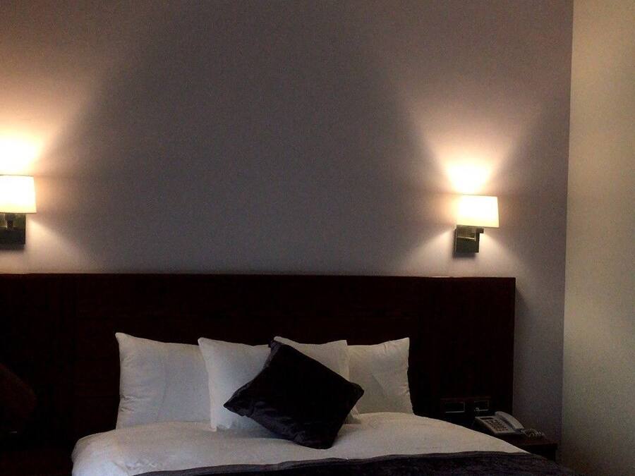 Deluxe Room | Premium bedding, minibar, in-room safe, desk