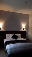 Quarto luxo | Roupas de cama premium, frigobar, cofres nos quartos, escrivaninha