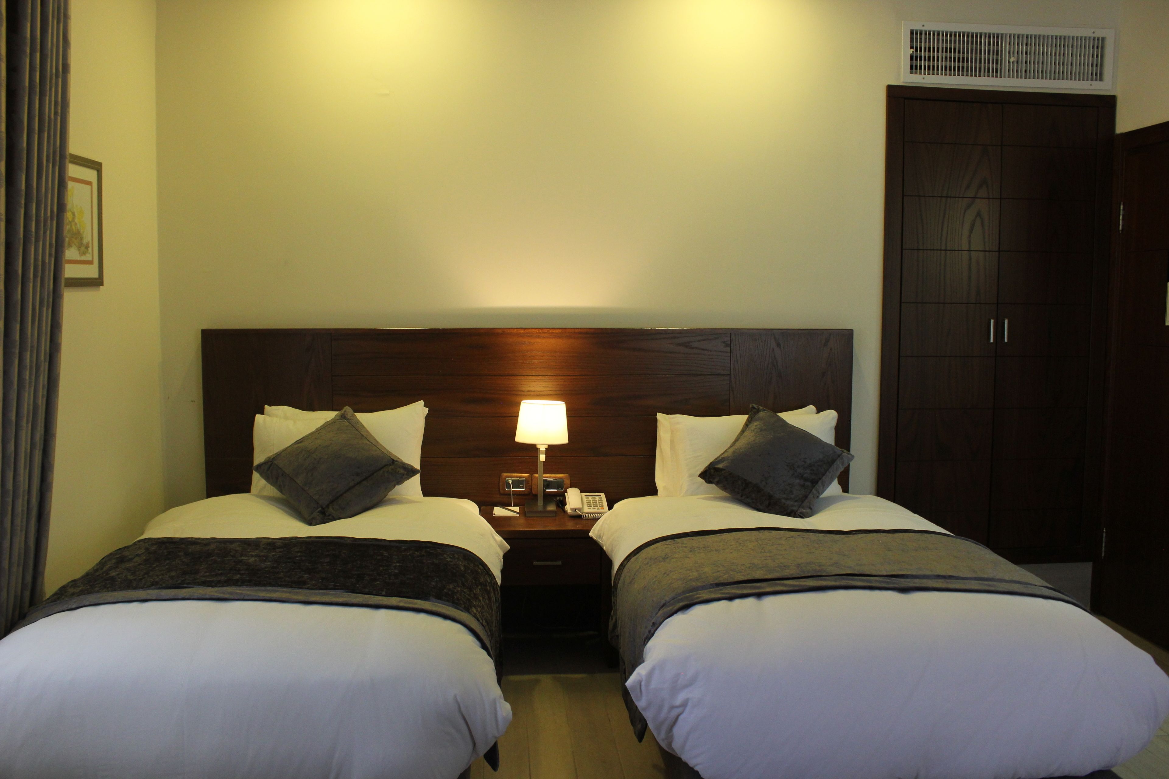 Deluxe Room | Premium bedding, minibar, in-room safe, desk