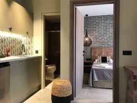 Deluxe Apartment, 1 Bedroom, Sea View | In-room safe, individually decorated, individually furnished