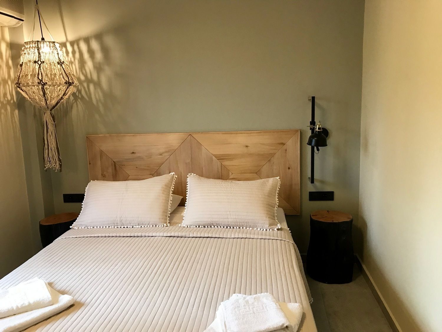Deluxe-Apartment, 1 Schlafzimmer, Meerblick | Zimmersafe, individuell dekoriert, individuell eingerichtet