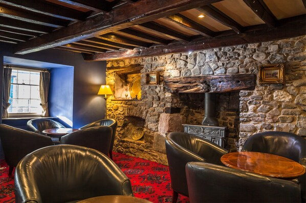 Bar (on property) - The King's Head (Llandovery)