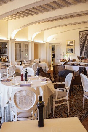 Dinner served - Podere Brizio (Montalcino)