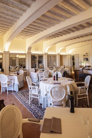 Petit déjeuner buffet compris tous les jours