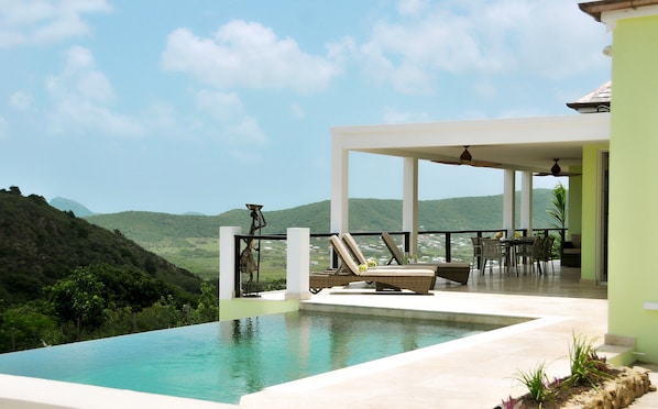 Outdoor pool, an infinity pool