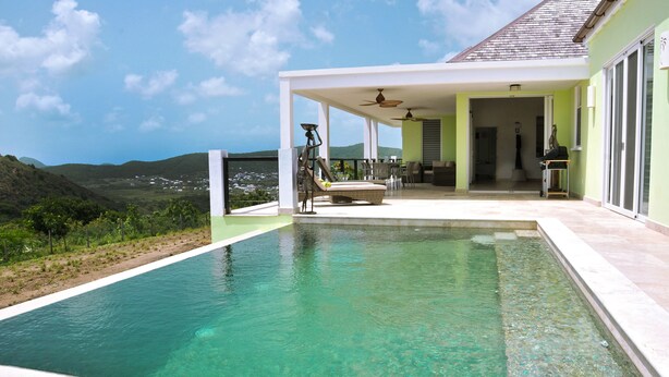 Outdoor pool - Villa Amazing (Jolly Harbour)