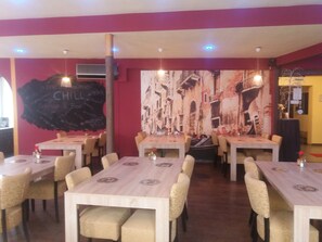 Breakfast, lunch, dinner served; American cuisine 