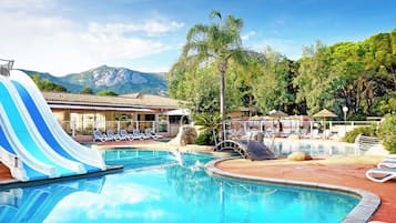 Seasonal outdoor pool, open 9:00 AM to 8:00 PM, sun loungers
