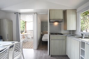 50-cm flat-screen TV with digital channels, TV, table tennis - Camping International (Calvi)