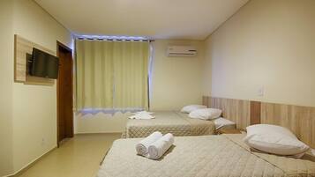 Minibar, iron/ironing board, free WiFi, bed sheets