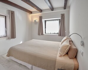 Economy Double Room | Garden view