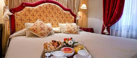 Standard-Doppel- oder -Zweibettzimmer | Hochwertige Bettwaren, Daunenbettdecken