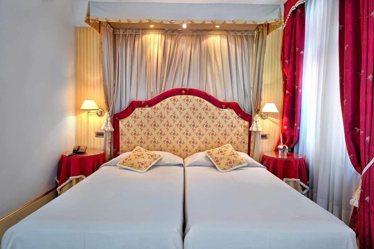 Chambre Standard Double ou avec lits jumeaux