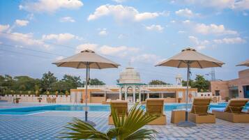 Outdoor pool, open 6:30 AM to 6:00 PM, pool umbrellas, sun loungers