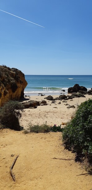 Beach nearby, beach massages - Jeannies Oura Estrela Apartamentos (Albufeira)