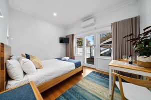 Benson House | Premium bedding, desk, laptop workspace, soundproofing