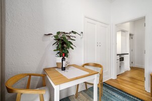 Benson House | Premium bedding, desk, laptop workspace, soundproofing