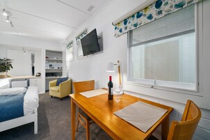 Benson Lodge | Ropa de cama de alta calidad y escritorio