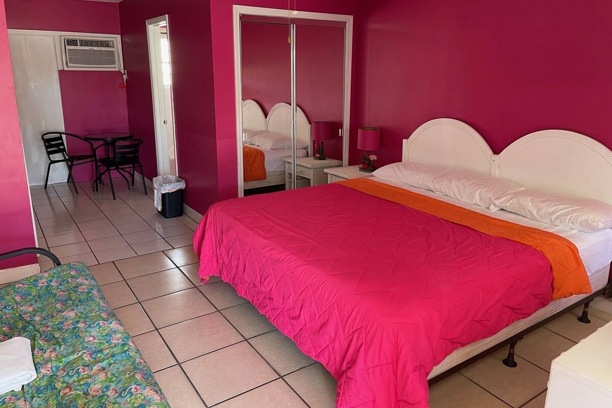 Standard Room | Free WiFi, bed sheets