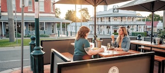 Corner Hotel Alexandra