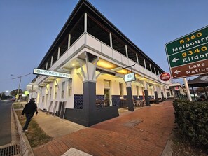 Front of property - Corner Hotel Alexandra (Alexandra)