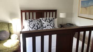 Suite, 1 Queen-Bett, mit Bad | Bügeleisen/Bügelbrett, kostenloses WLAN, Bettwäsche