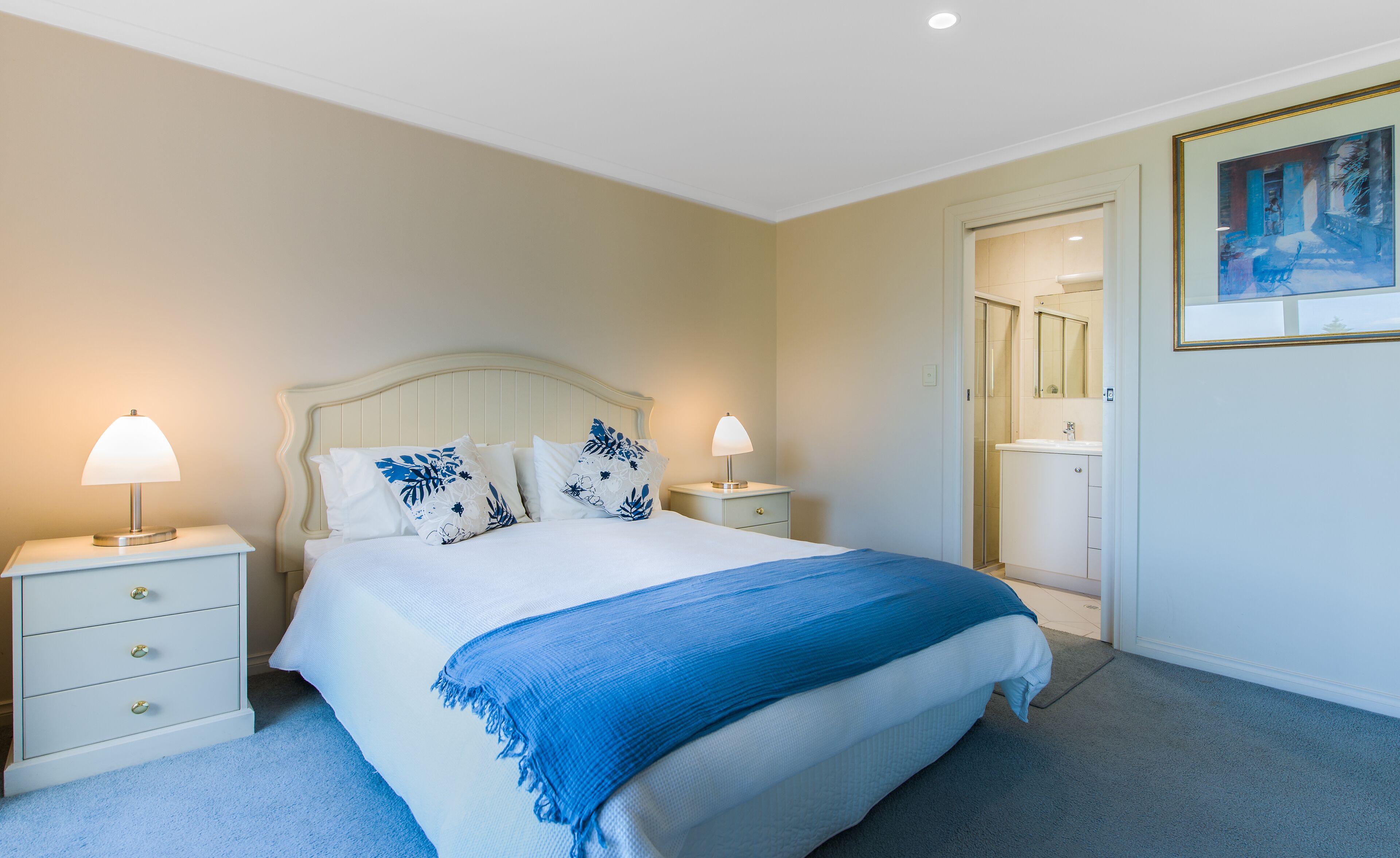 Beachfront, 3 Bedroom Holiday Home (Baudin House - 1x King, 1x Queen & 2x Double Bunks)