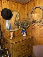 Cabana (RUSTIC COMFORT,1 KING BED,KITCHENETTE) | Roupas de cama de algodão egípcio, roupas de cama premium