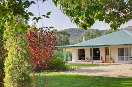 Exterior. Brookfield Guesthouse