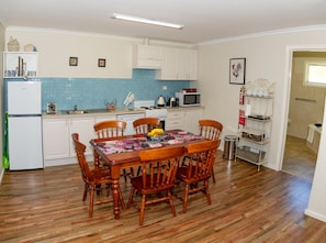 Family House | Private kitchen | Full-size fridge, microwave, oven, stovetop