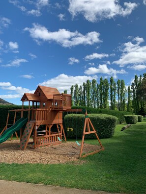 Children’s play area – outdoor