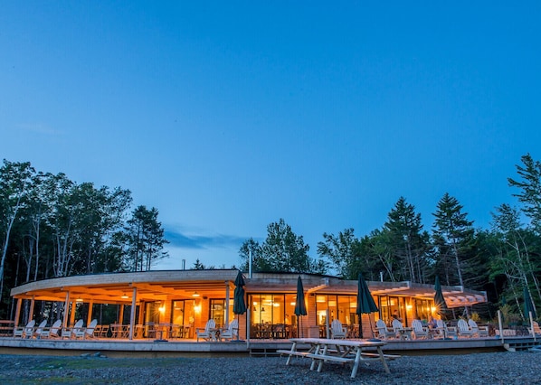 Property grounds - Huttopia Sutton (Sutton)