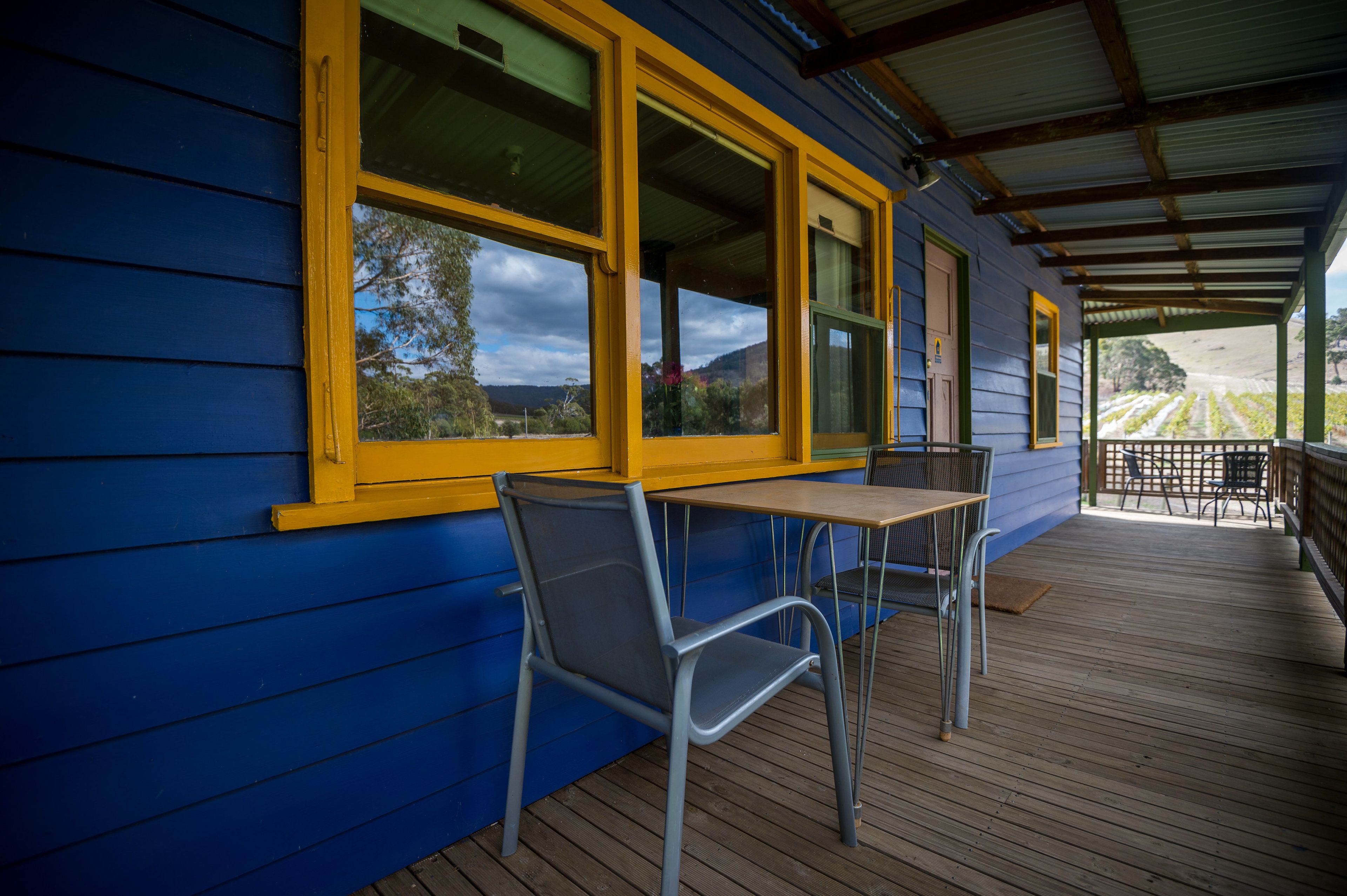 The Blue House at Mountainside Wines | Terrace/patio