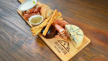 ์์ฌ ๋ฐ ์๋ฃ