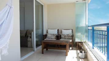 Appartement, 2 chambres, vue mer | Décoration personnalisée, rideaux occultants, fer et planche à repasser