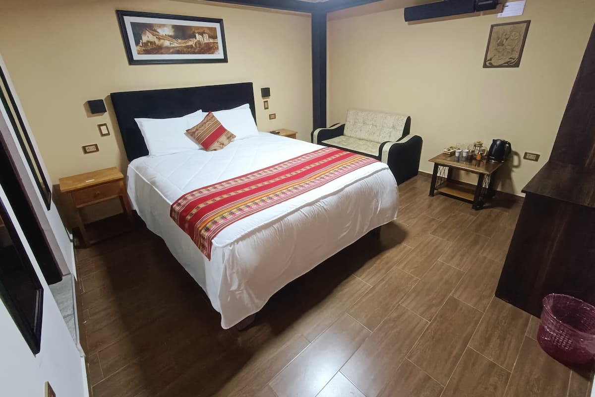 Kamar Double Deluks | Seprai premium, selimut bulu angsa, dan brankas